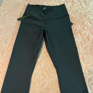 Nike exercise leggings
